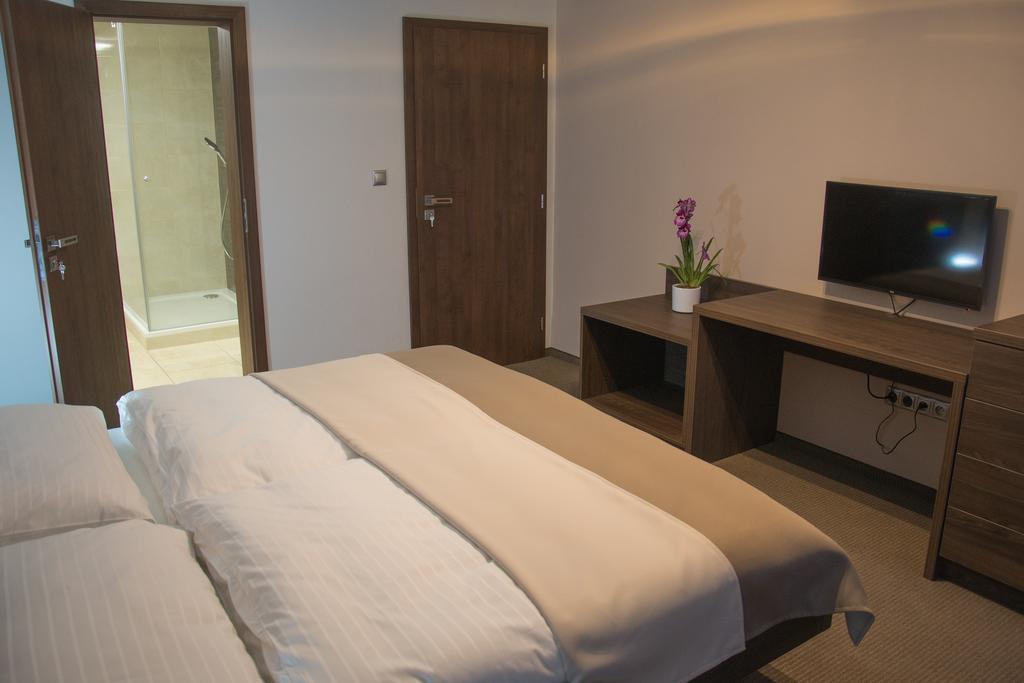 Restaurace A Penzion U Klasku Olomouc Kamer foto